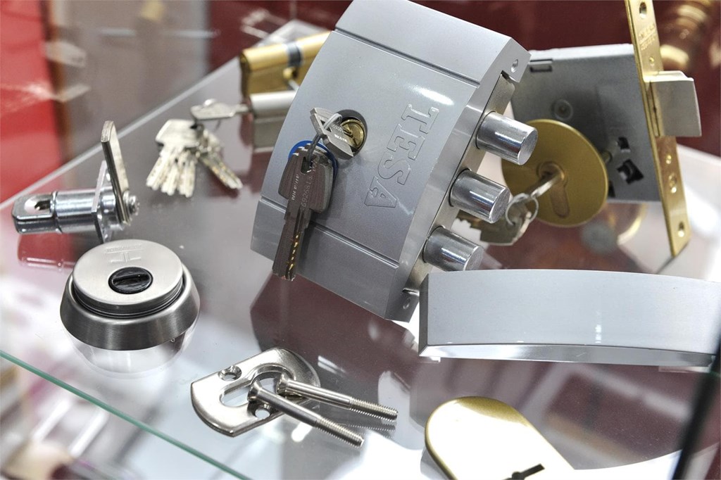 5 ventajas de instalar un cerrojo de seguridad adicional en tu puerta