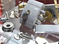 5 ventajas de instalar un cerrojo de seguridad adicional en tu puerta