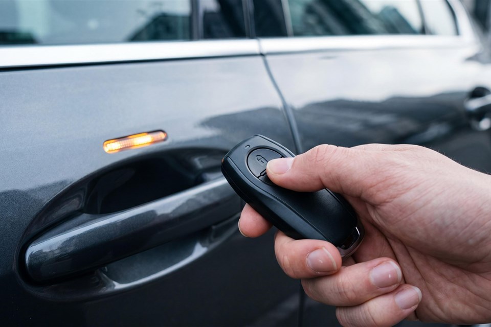 ¡Abrimos tu coche sin romper nada!