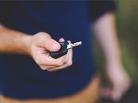 ¿Cuánto cuesta hacer una copia de un mando de un coche?
