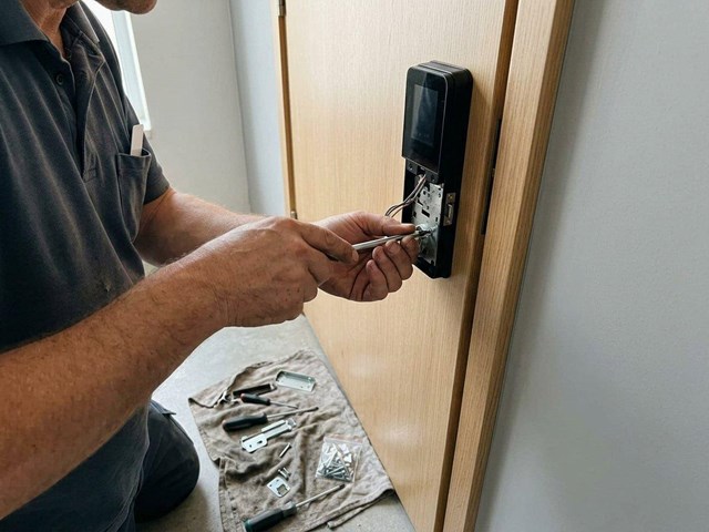 La llave que ya no pierdes: cerraduras inteligentes para alquileres vacacionales en Cangas