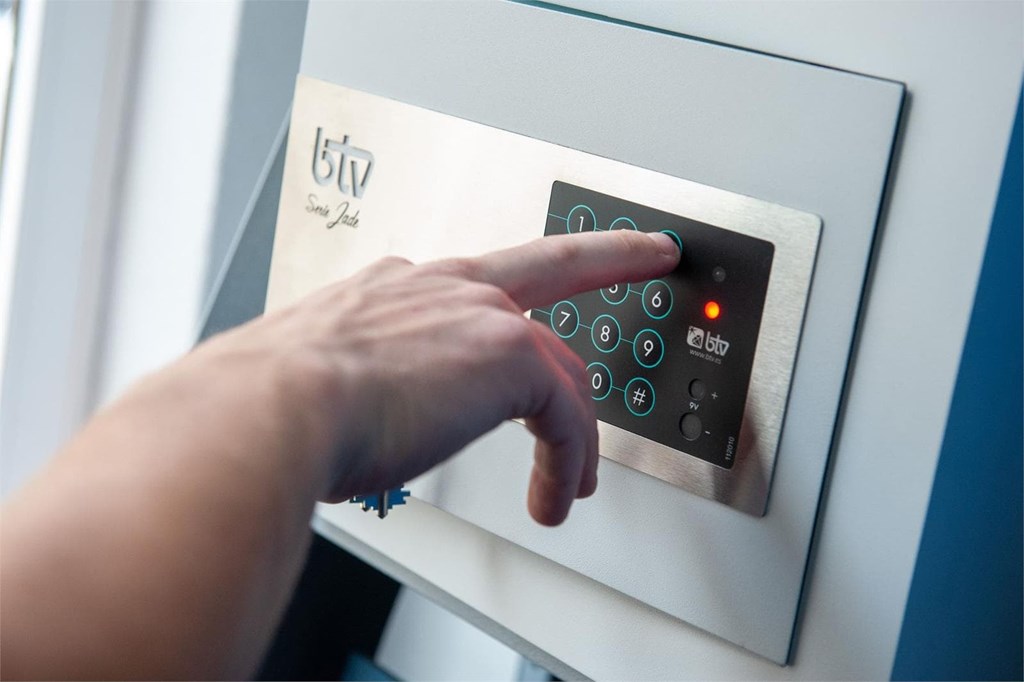¿Por qué necesito una caja fuerte en casa? Razones de peso